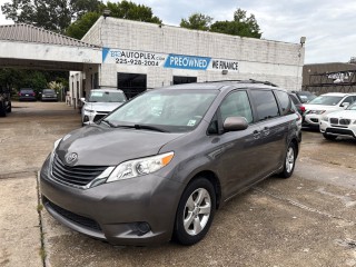 Image for 2013 Toyota Sienna LE ID: 6806592
