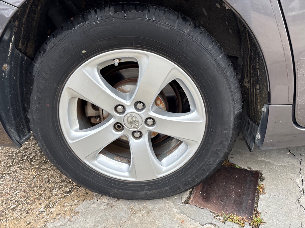 2013 Toyota Sienna Image 27