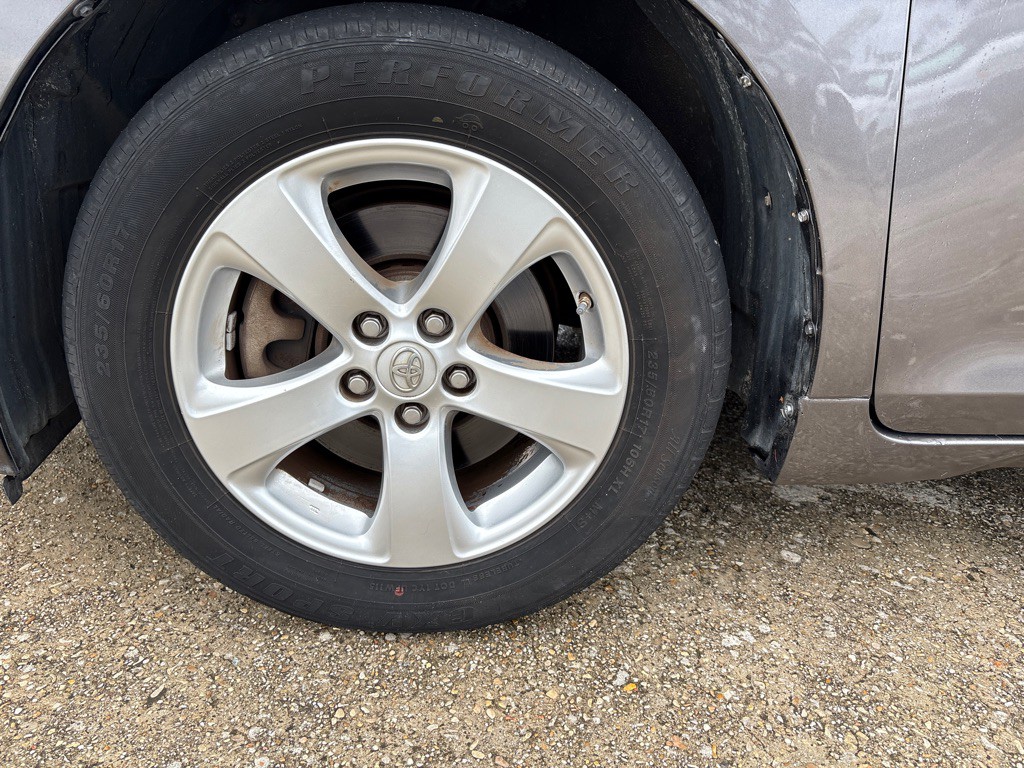 2013 Toyota Sienna Image 31