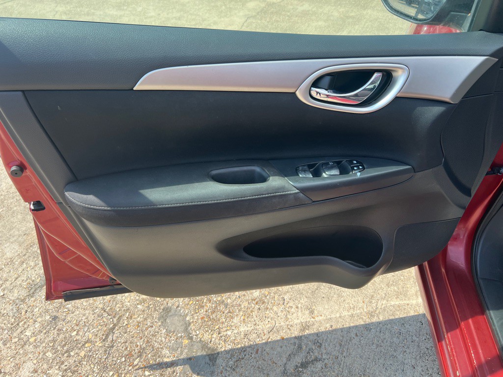 2015 Nissan Sentra Image 18