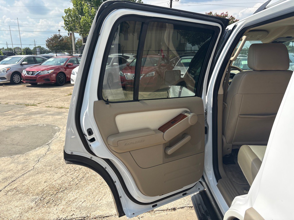 2007 Ford Explorer Image 19