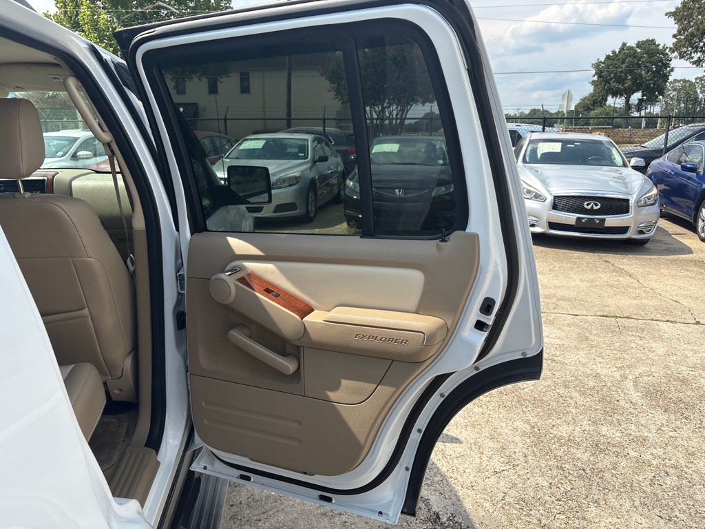 2007 Ford Explorer Image 24