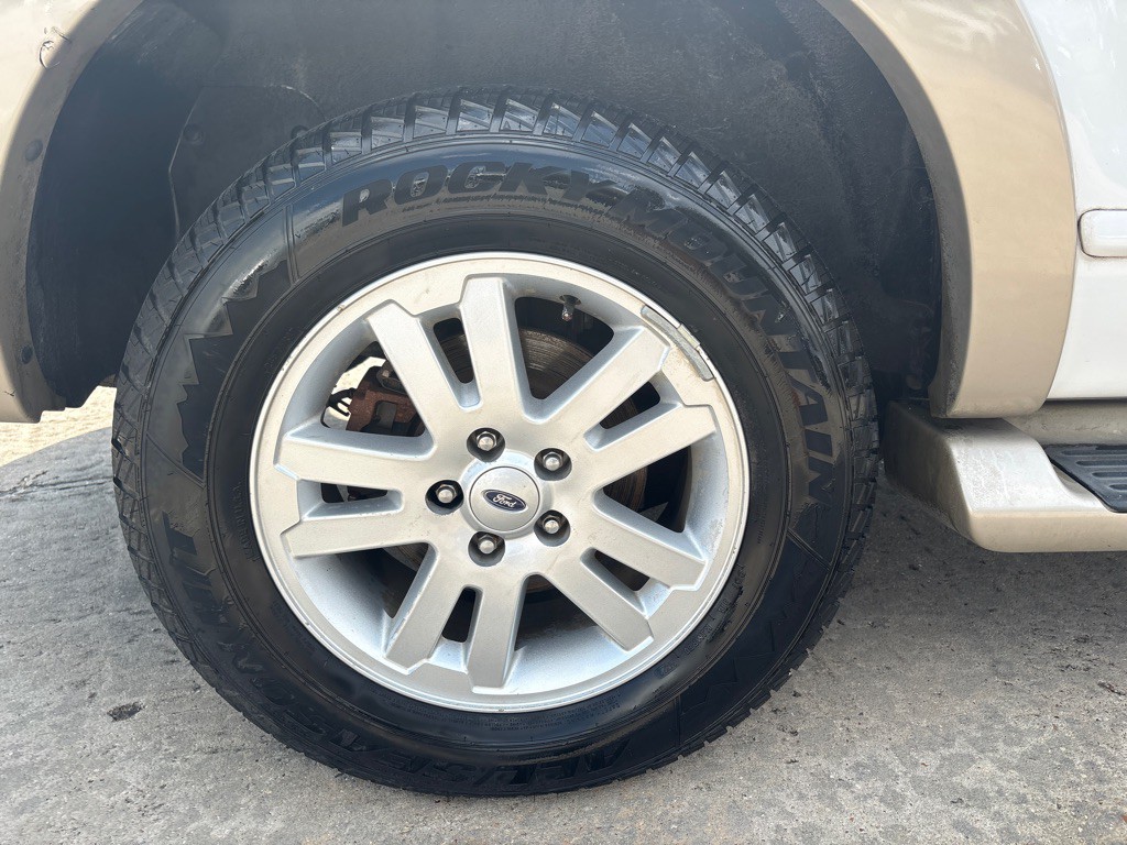2007 Ford Explorer Image 32
