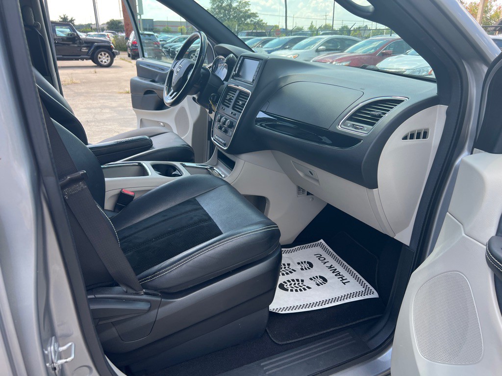 2016 Dodge Grand Caravan Image 24