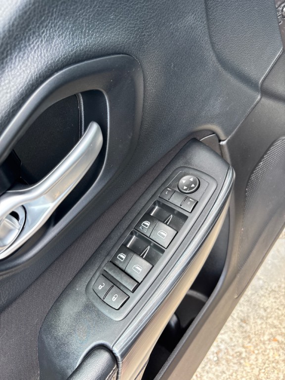 2015 Jeep Cherokee Image 21