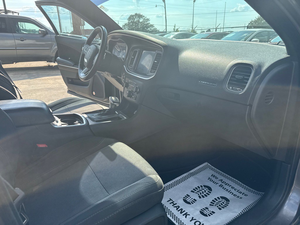 2015 Dodge Charger Image 28