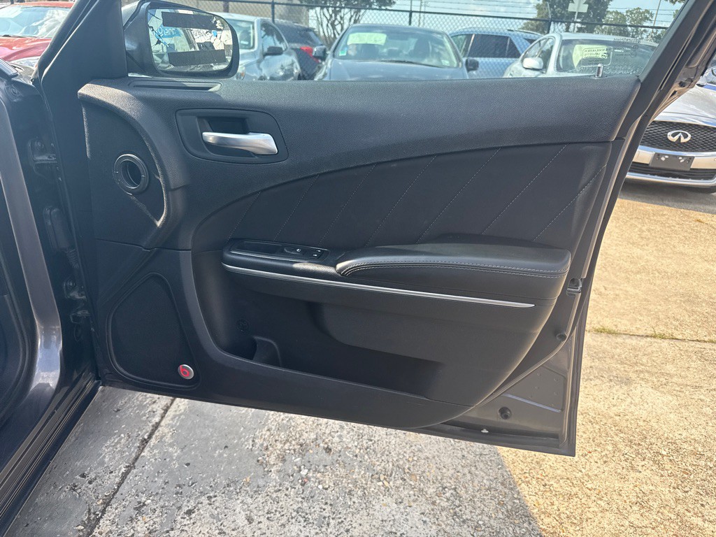 2015 Dodge Charger Image 29