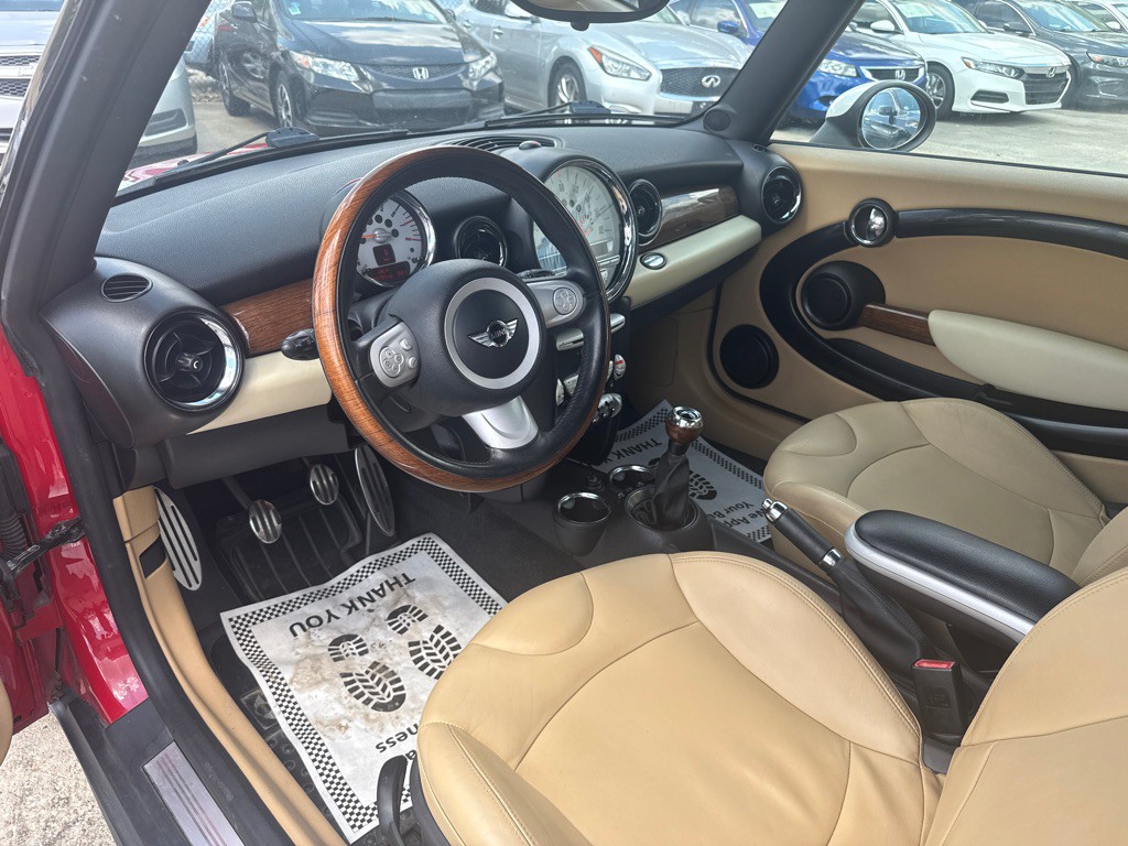 2009 MINI Cooper Image 12