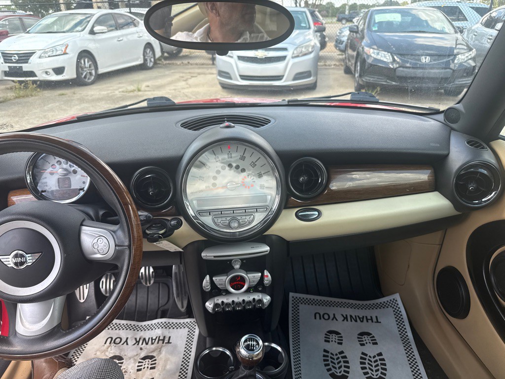 2009 MINI Cooper Image 13