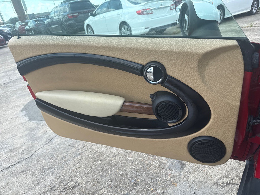 2009 MINI Cooper Image 19