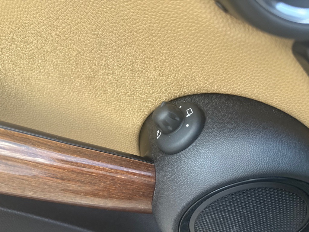 2009 MINI Cooper Image 20