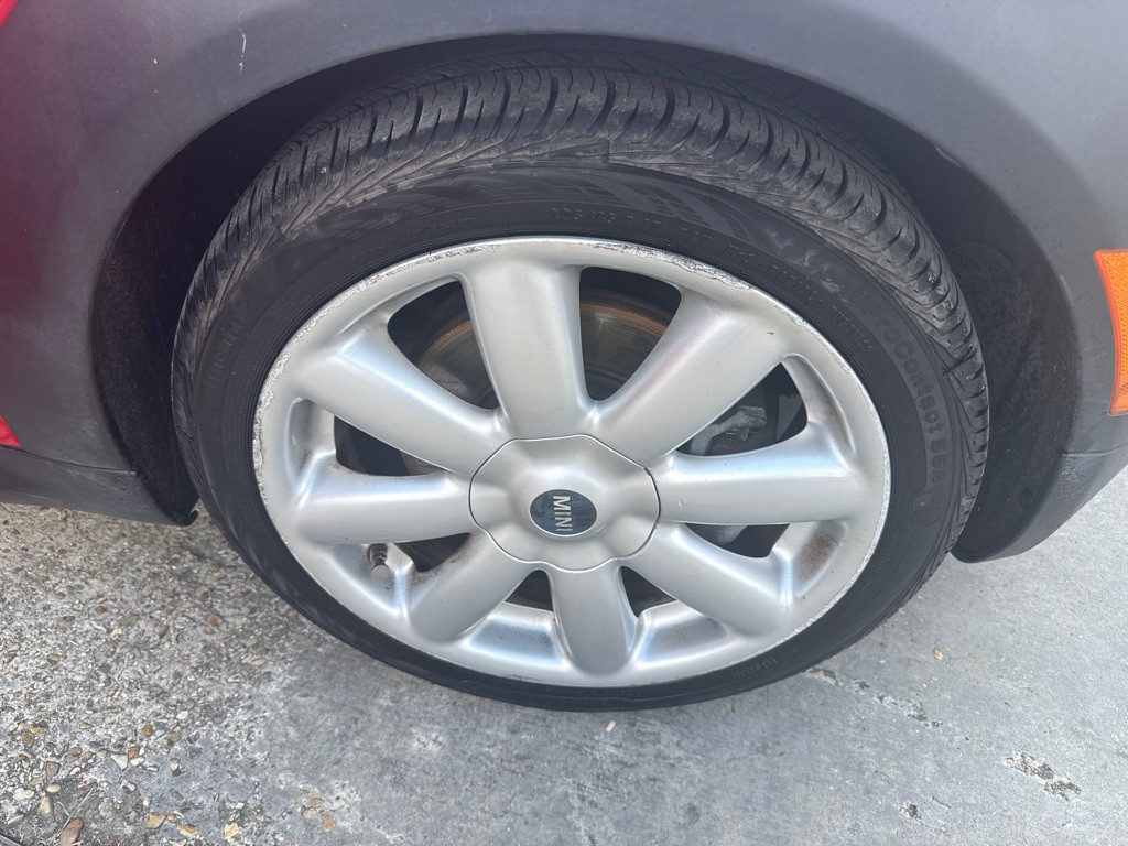 2009 MINI Cooper Image 24