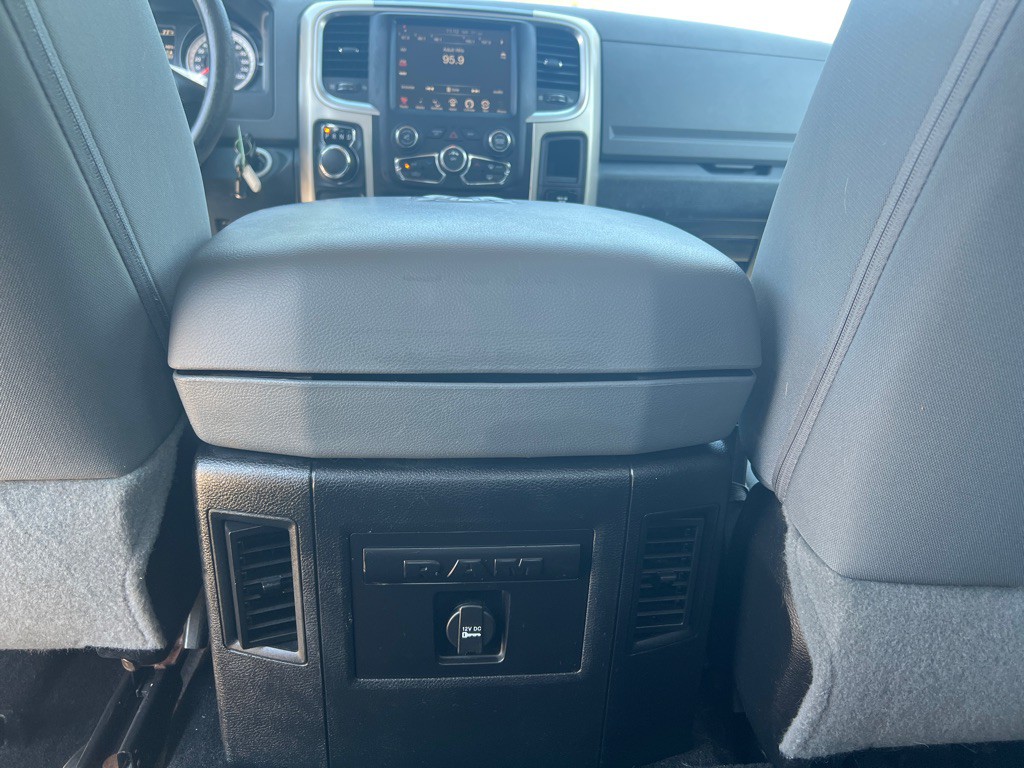 2015 RAM 1500 Image 28