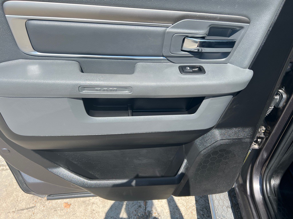 2015 RAM 1500 Image 30
