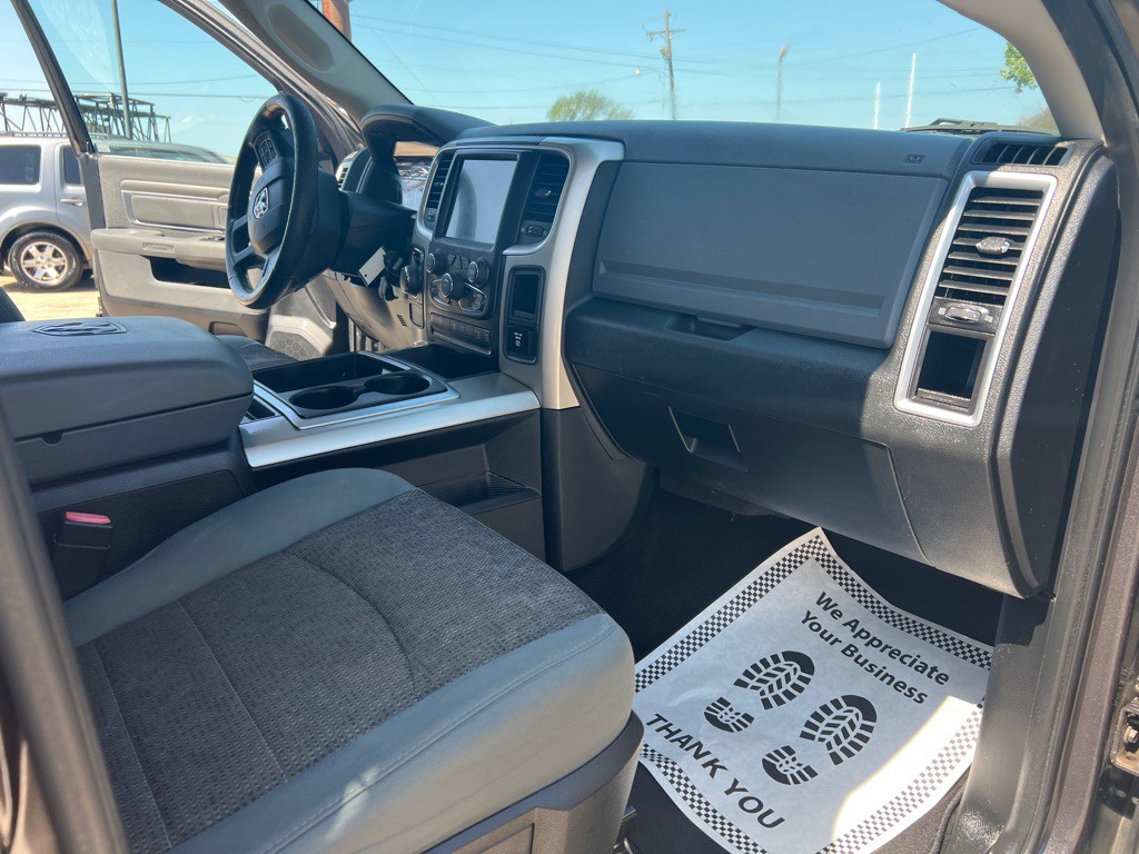2015 RAM 1500 Image 33
