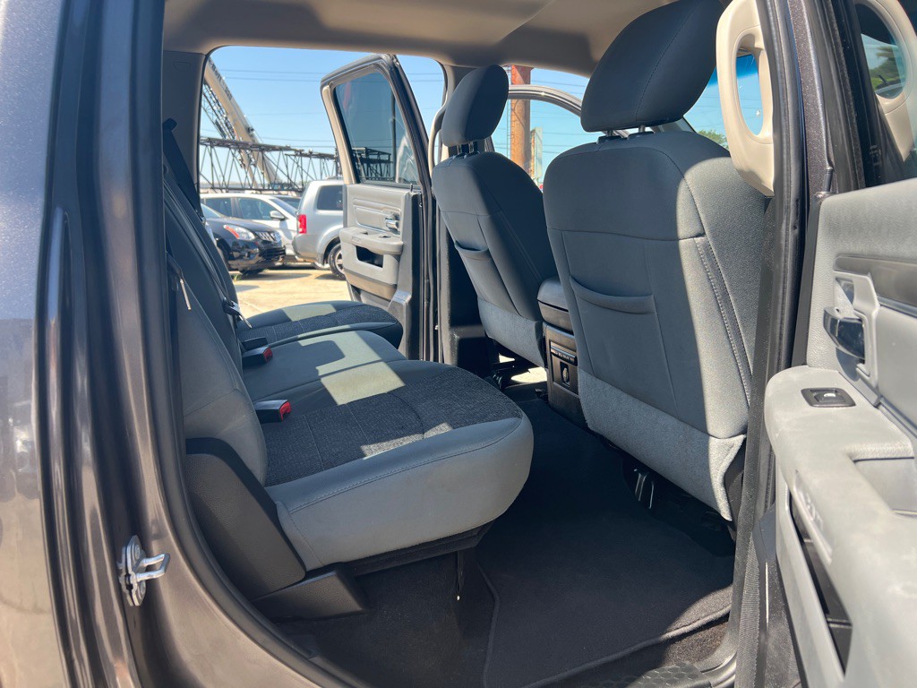 2015 RAM 1500 Image 37