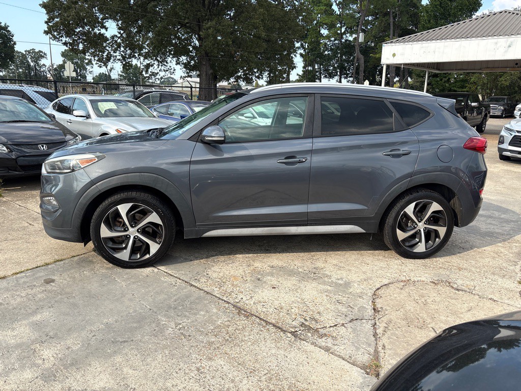 2017 Hyundai Tucson Image 2