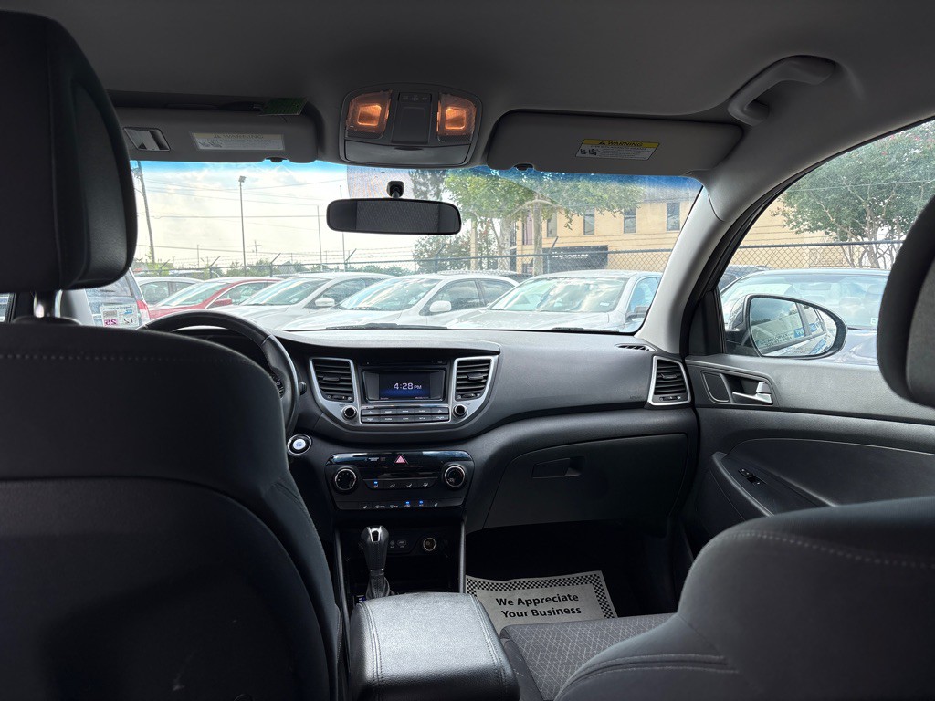 2017 Hyundai Tucson Image 17