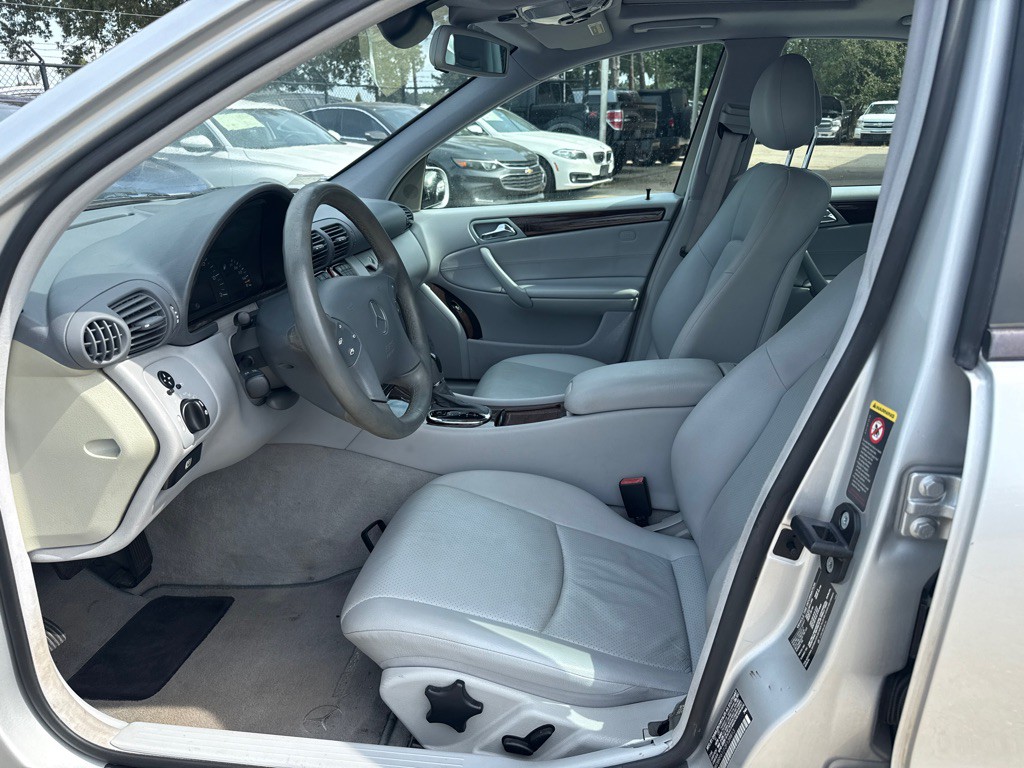 2002 Mercedes-Benz C-Class Image 10