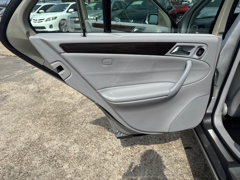2002 Mercedes-Benz C-Class Image 22