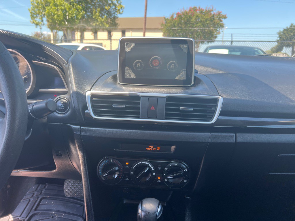 2015 Mazda Mazda3 Image 17