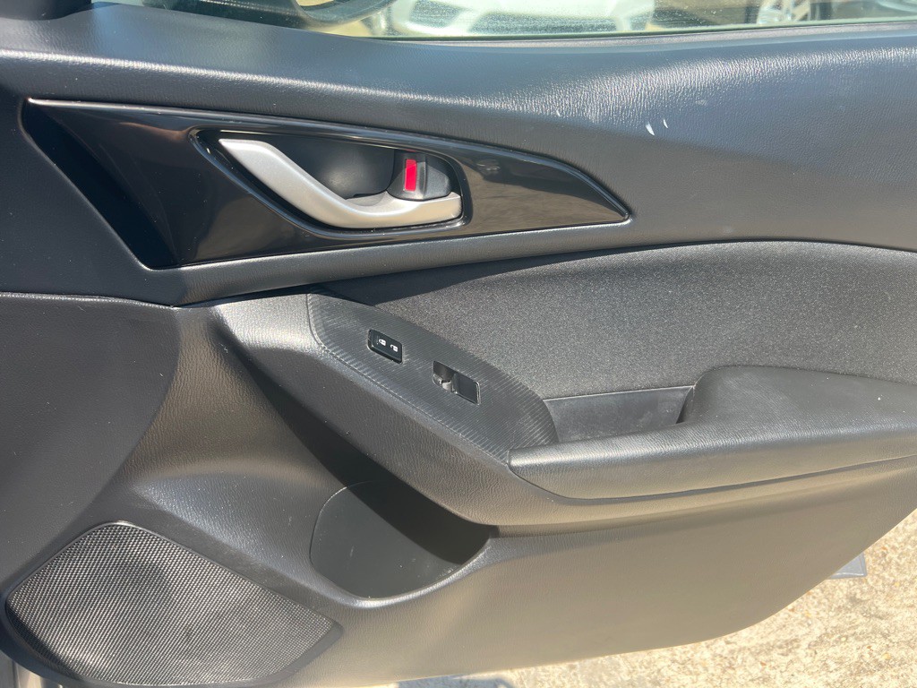 2015 Mazda Mazda3 Image 30