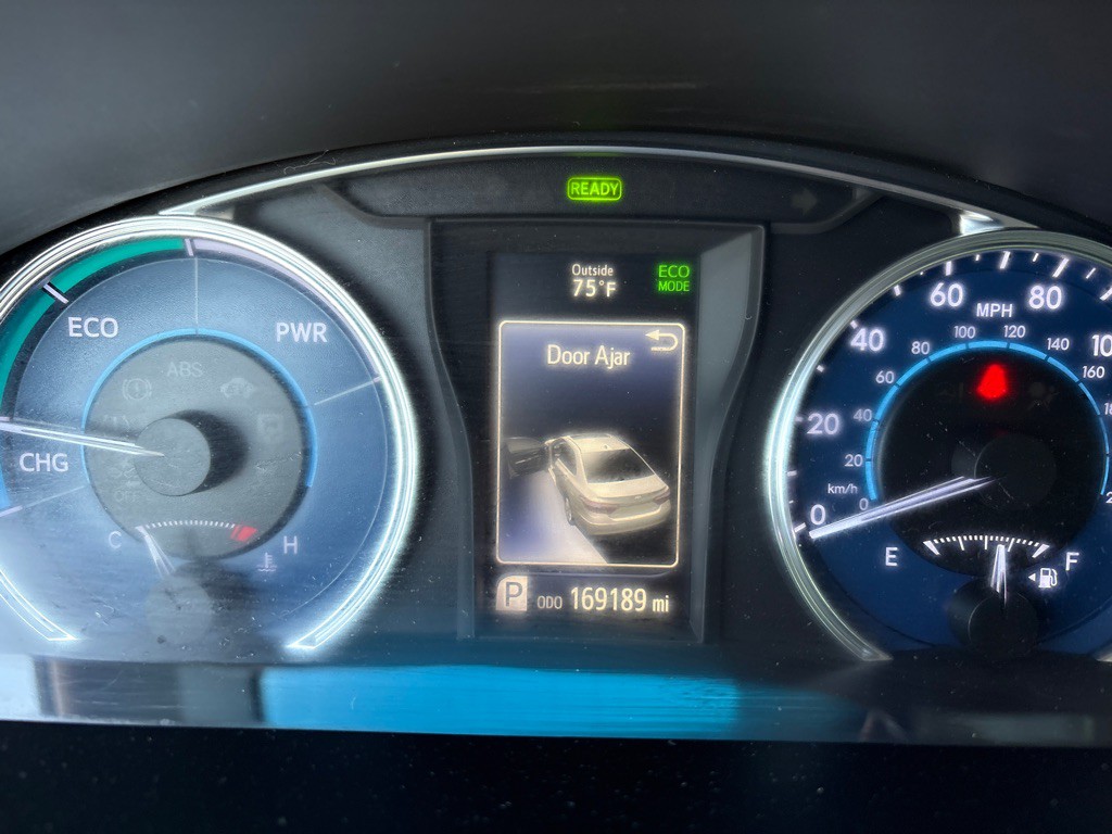 2015 Toyota Camry Image 12