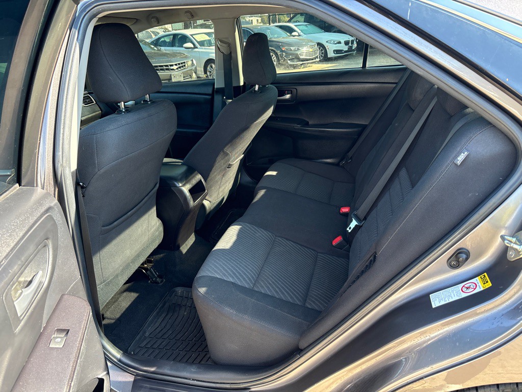 2015 Toyota Camry Image 15