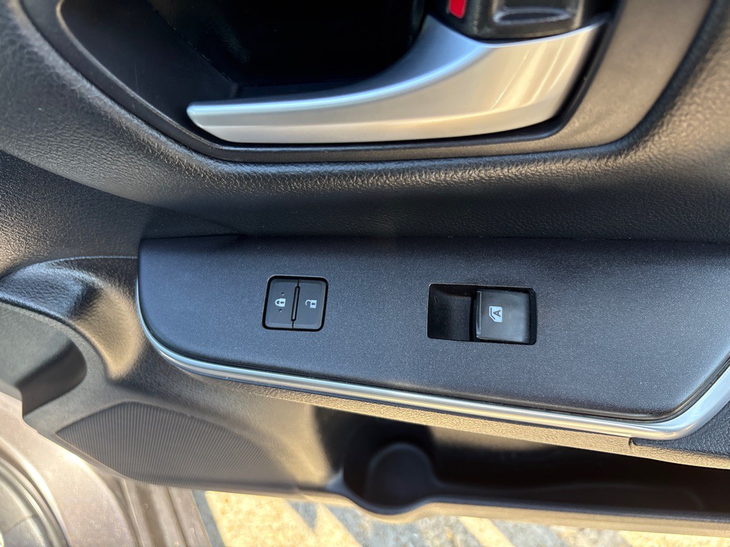 2015 Toyota Camry Image 25