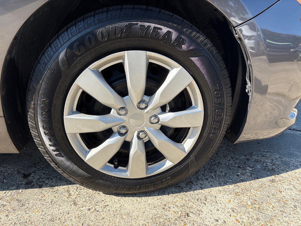 2015 Toyota Camry Image 26
