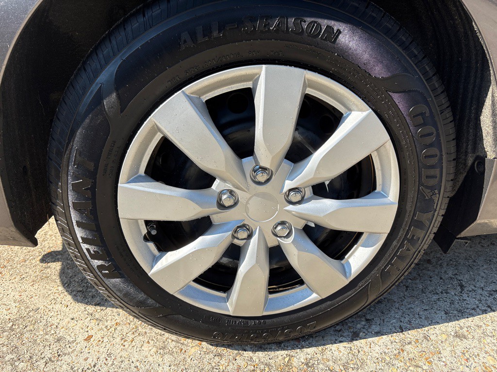 2015 Toyota Camry Image 28