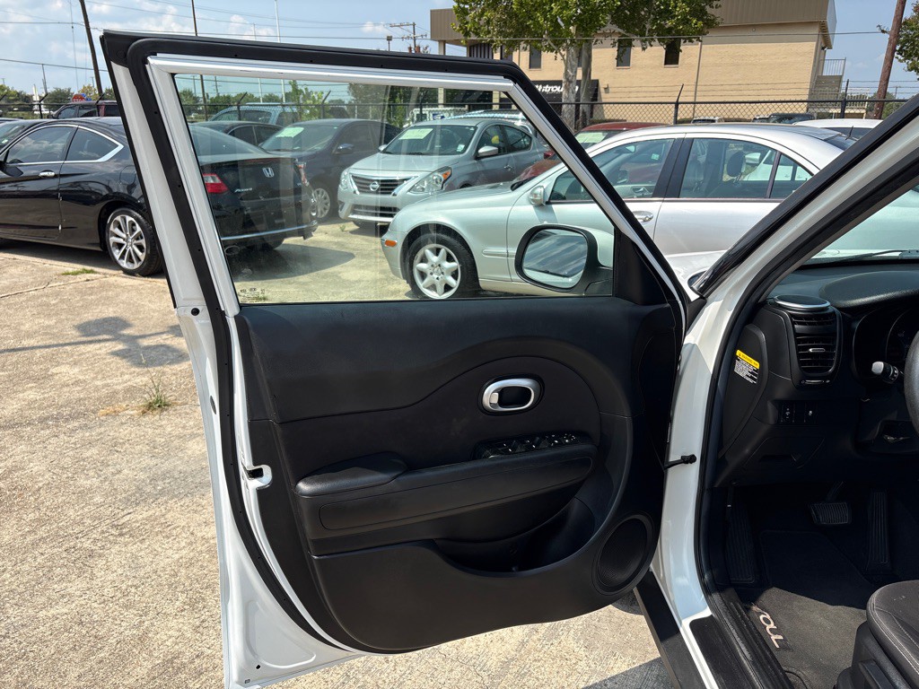 2016 Kia Soul Image 14