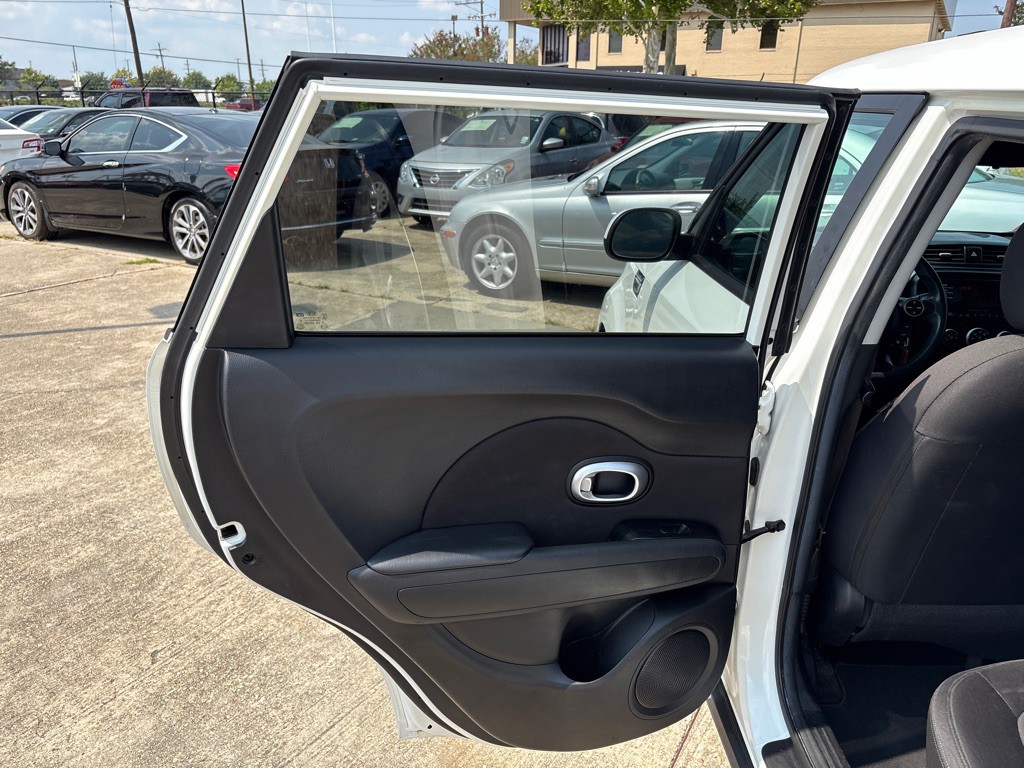 2016 Kia Soul Image 18
