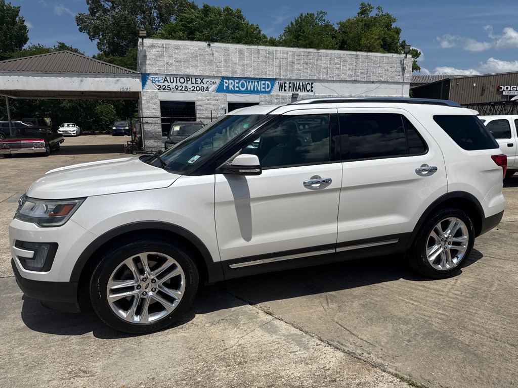 2016 Ford Explorer Image 1