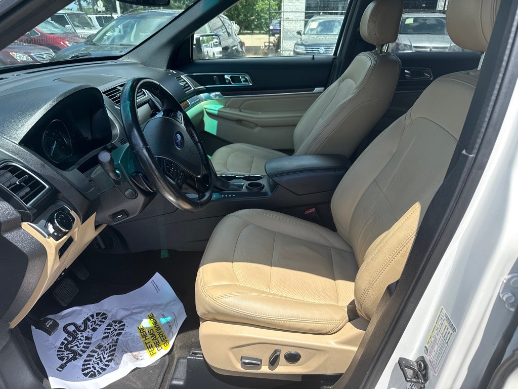 2016 Ford Explorer Image 10