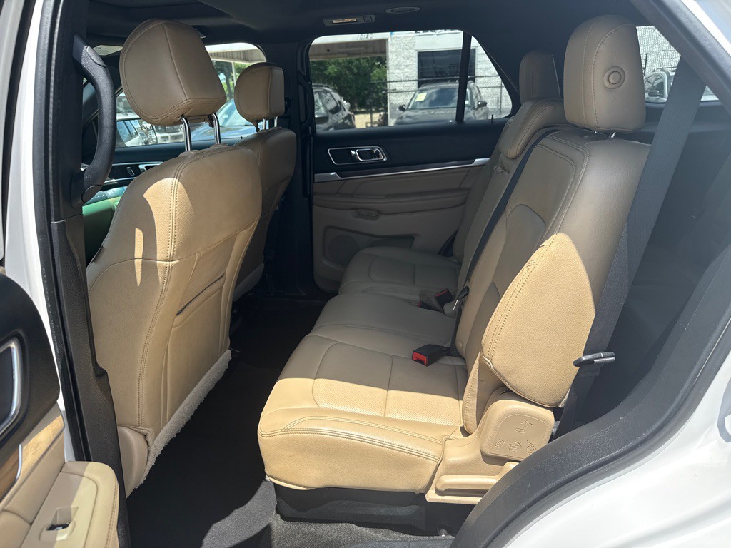 2016 Ford Explorer Image 11