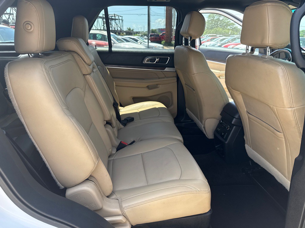 2016 Ford Explorer Image 30