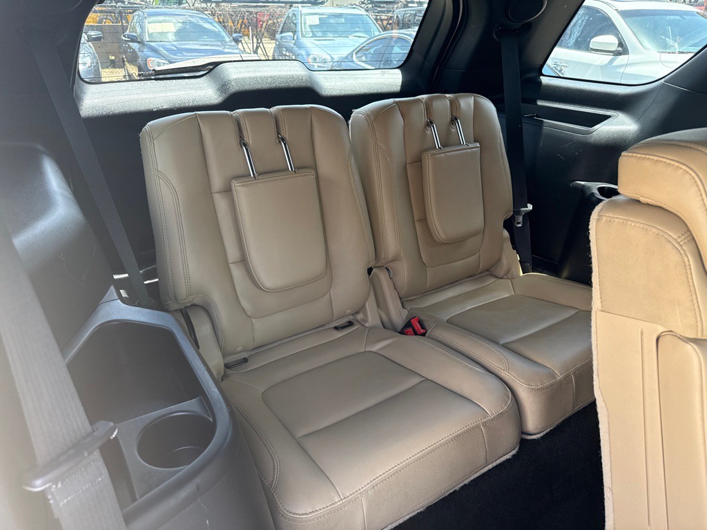 2016 Ford Explorer Image 31