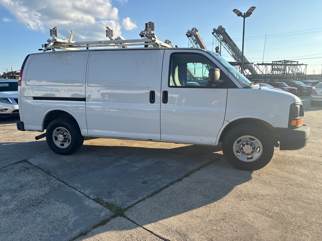 2014 Chevrolet Express Image 5