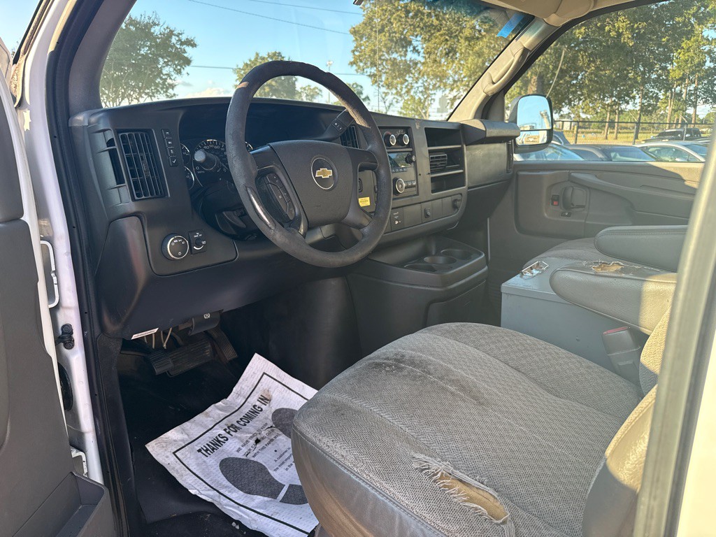 2014 Chevrolet Express Image 10