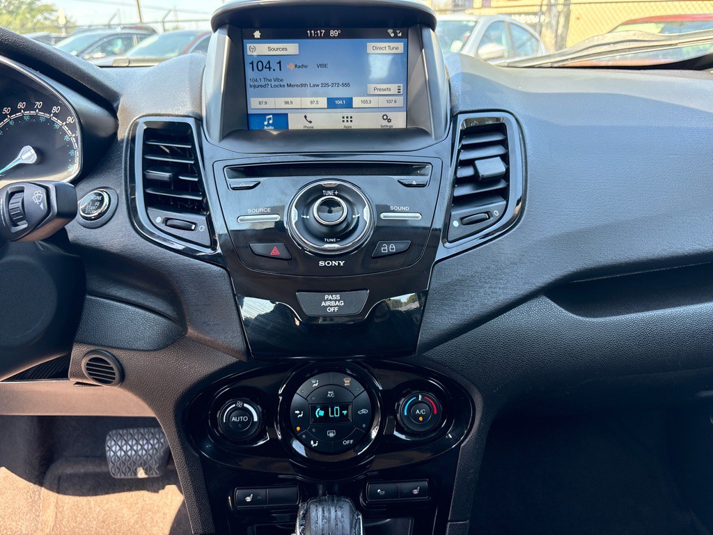 2017 Ford Fiesta Image 11
