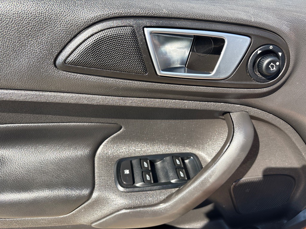 2017 Ford Fiesta Image 15