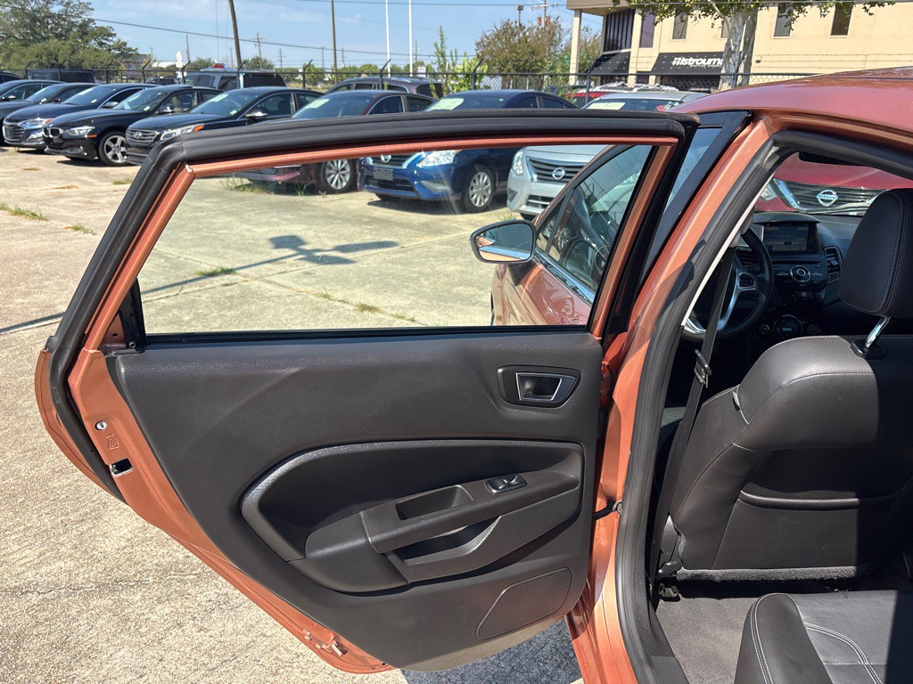 2017 Ford Fiesta Image 18