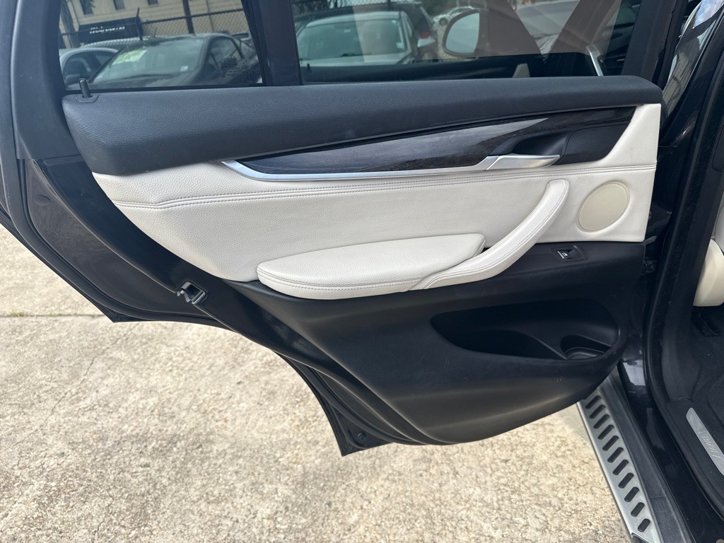 2015 BMW X5 Image 25