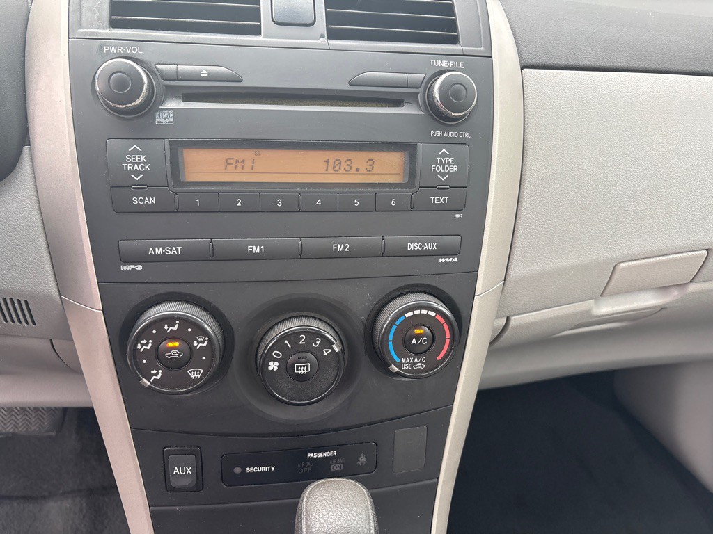 2012 Toyota Corolla Image 11