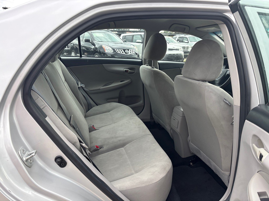 2012 Toyota Corolla Image 19