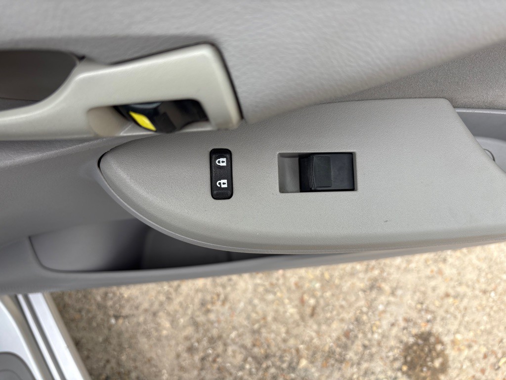 2012 Toyota Corolla Image 25