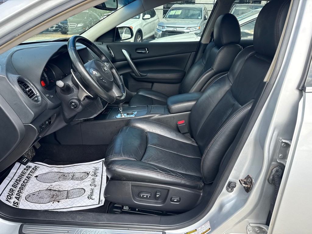 2010 Nissan Maxima Image 6