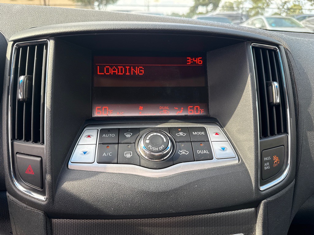 2010 Nissan Maxima Image 10