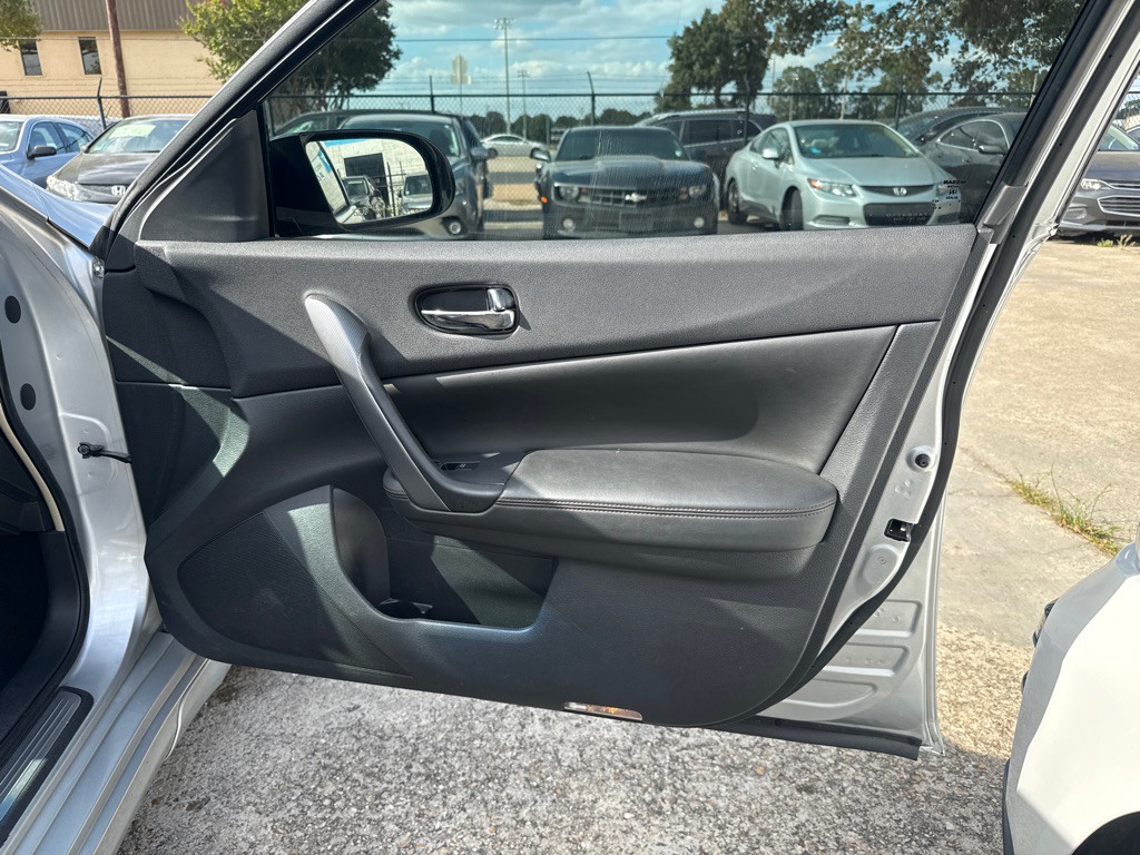 2010 Nissan Maxima Image 25